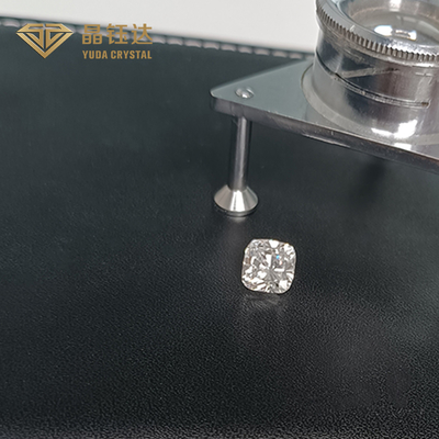 Goed gesneden, in een laboratorium geteelde diamanten voor smaragdjuwelen
